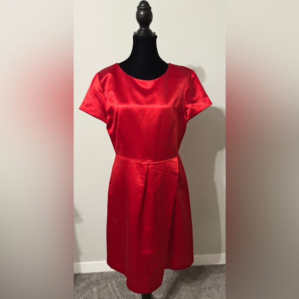 Tyler böe red dress